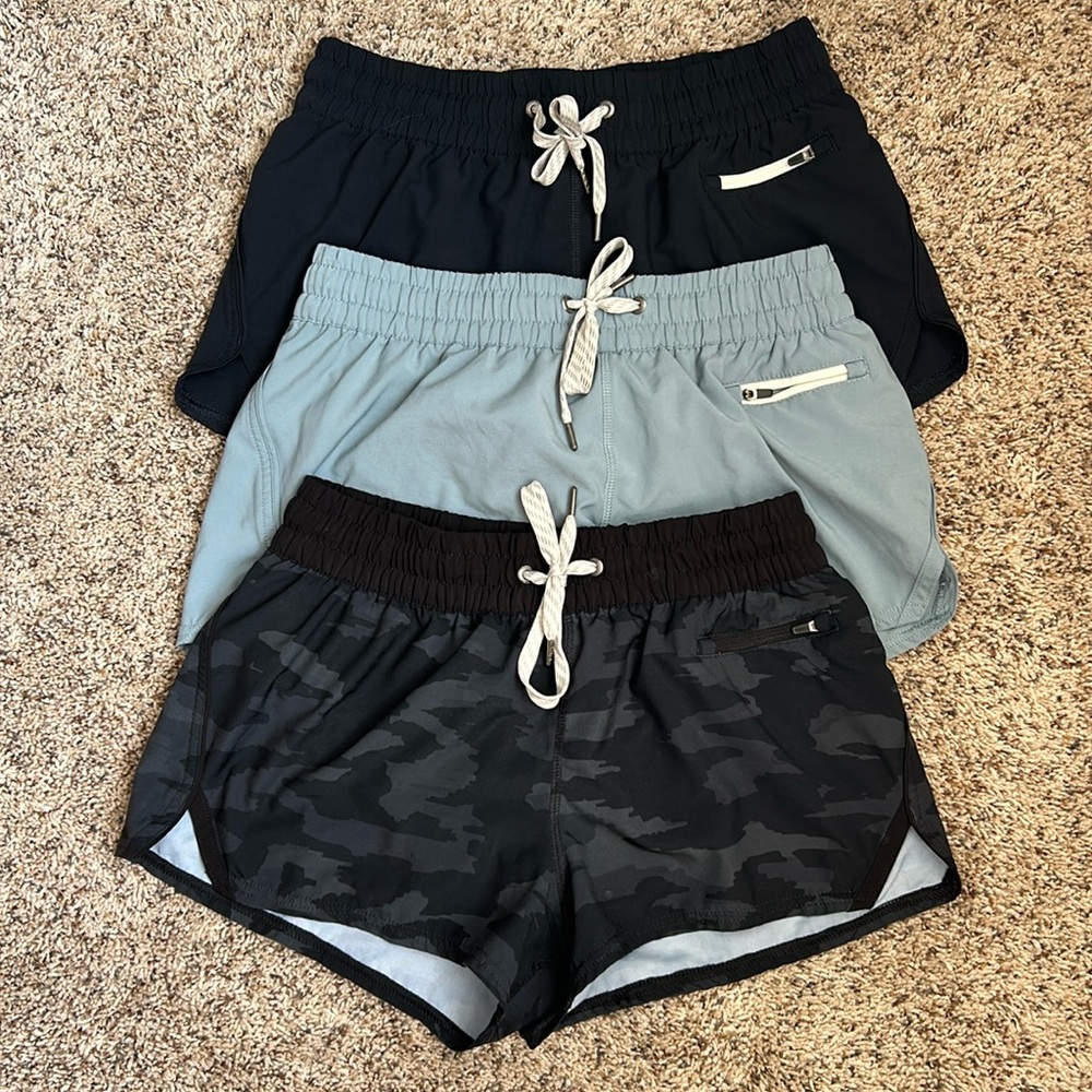 Lot of 3 Vuori Clementine 2.5 “ athletic shorts.